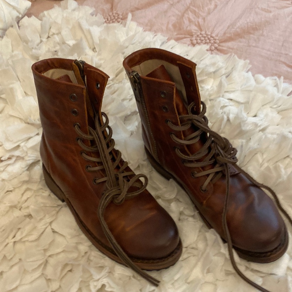 Brand new FREEBIRD BOOTS perfect condition brown leather size 7 leather strings